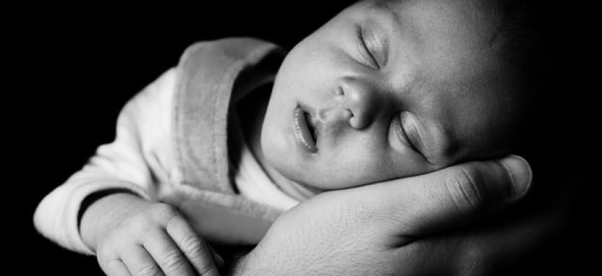 בעיות שינה אצל תינוקות-כל הסיבות לרגרסיות ודרכי הקלה עליהן